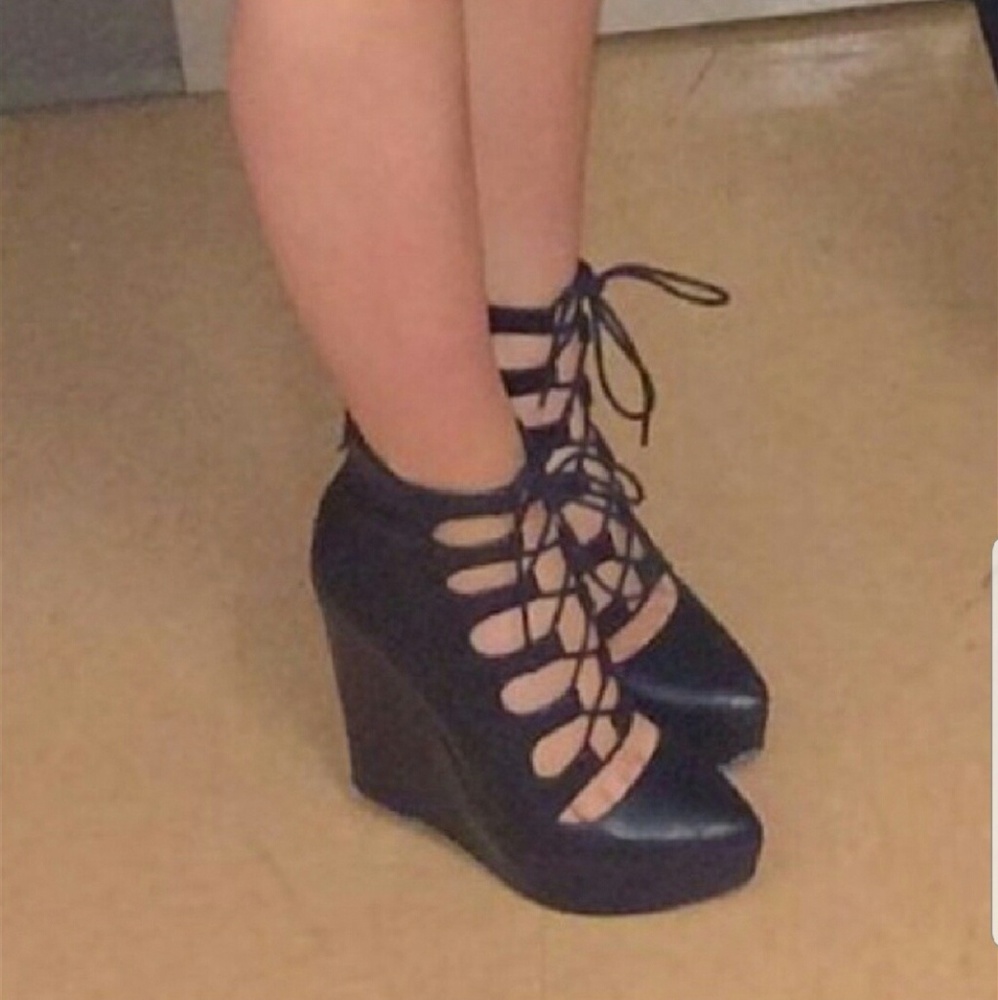 Bcbgeneration Alfredo Platform Wedge Booties